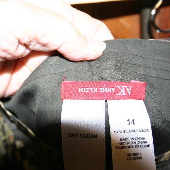 Anne Klein lined 100% silk skirt, size 14 - Picture 3 of 3